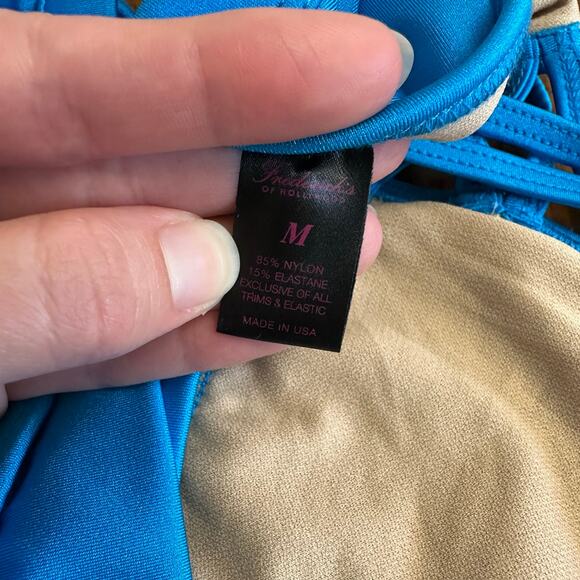 Frederick’s of Hollywood Sunset Strap Bikini Top Blue Size M NWT Made in USA - Picture 6 of 6